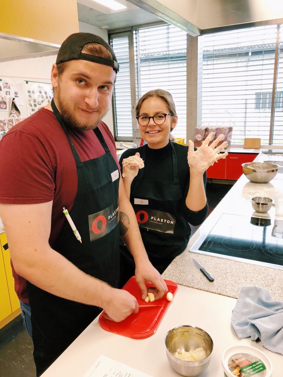 Lisa_Sergej am Kochen